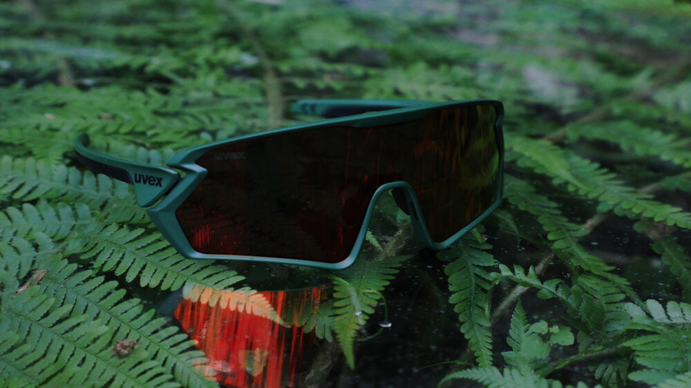 Găsiți-vă ochelarii de soare sport perfecți pe eyerim.ro